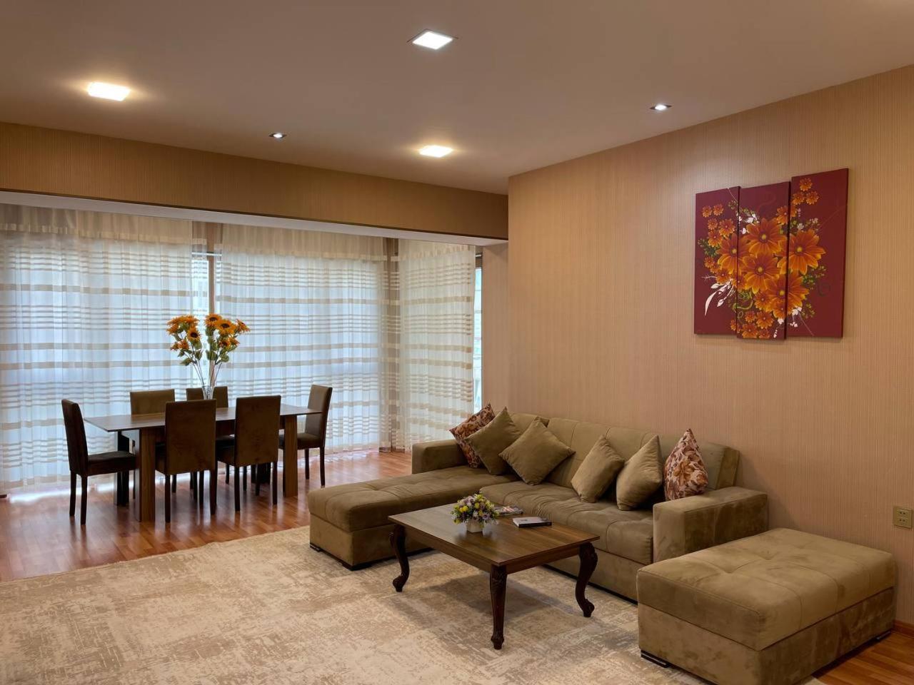 Park Azure Apartment *